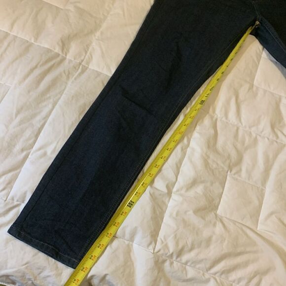 D. JEANS., New York, ladies size 12, like new, cotton/poly/spandex blend - Picture 6 of 11